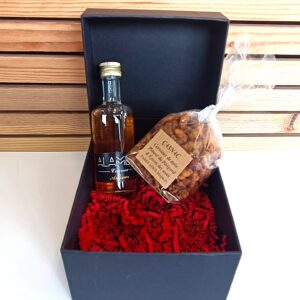 Coffret apéritif avec Cognac arrangé à l’ananas et cerneaux de noix salés du Périgord